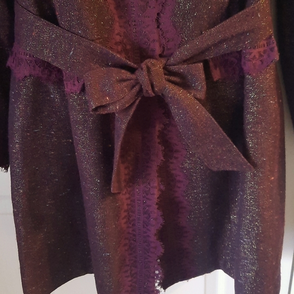 "BEAUTIFUL" Glittery Gold Maroon Lace Front Jacket - Picture 5 of 11